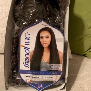 Women’s black long straight hair wig